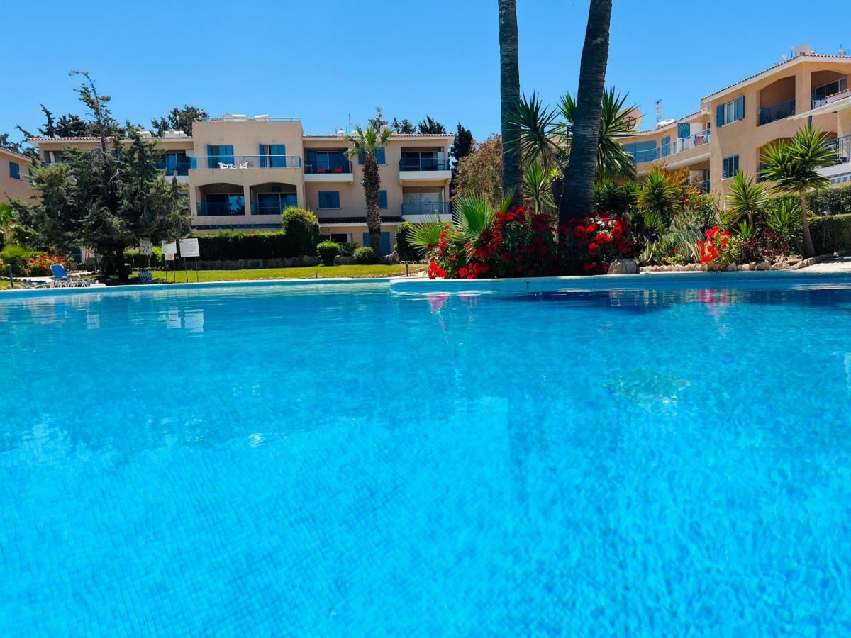 Golden Palms Paradise Garden Paphos Exterior photo
